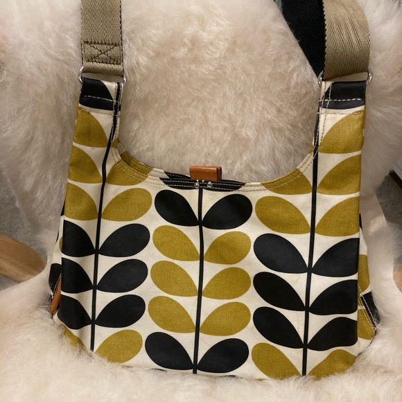 Orla Kiely Bags Orla Kiely Classic Multi Stem Midi Crossbody Bag
